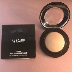 MAC mineralized blush